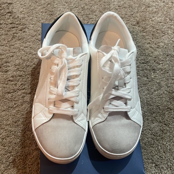 Universal Thread Candace Sneakers - Picture 4 of 7